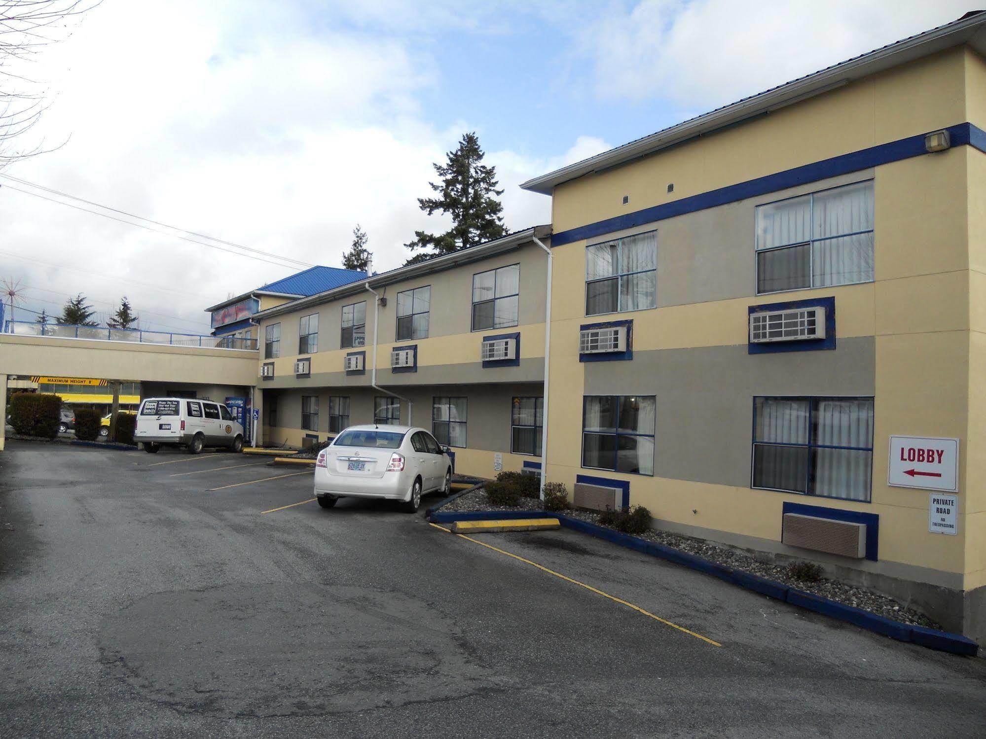 Happy Day Inn Burnaby Dış mekan fotoğraf