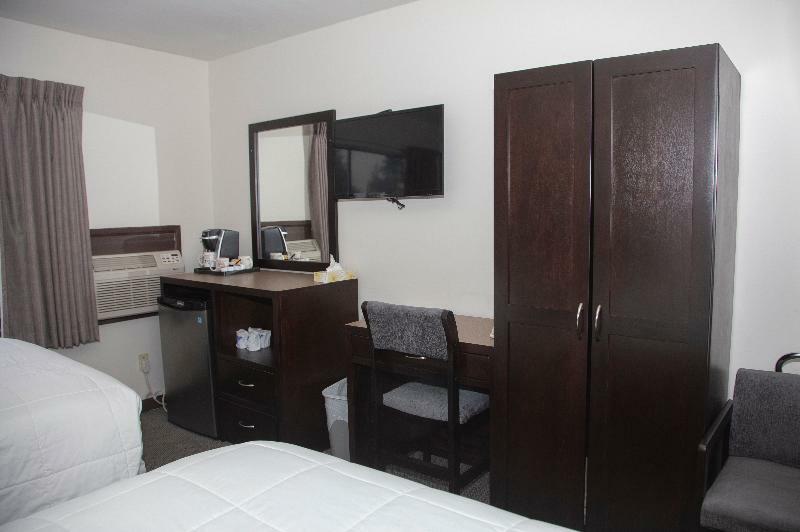 Happy Day Inn Burnaby Dış mekan fotoğraf
